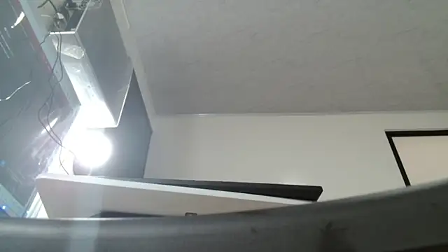 kendal1  online show from April 21, 2026, 2:56 pm