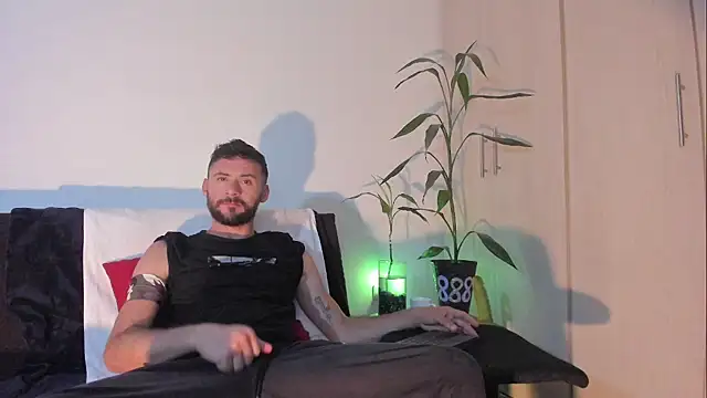 Snapshot of Erickpritz_xh chatting on May 4, 2026, 9:44 pm Erickpritz xh online show from May 4, 2026, 9:44 pm