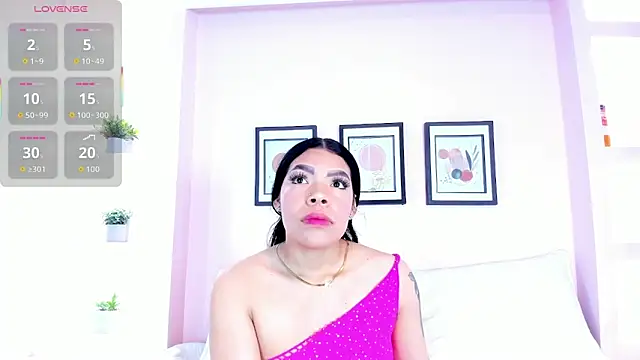 Sophia Salem online show from February 4, 2026, 12:00 pm