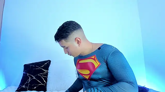 Axel nova online show from March 4, 2026, 6:47 pm