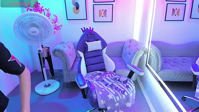 Victoria  doll online show from April 23, 2026, 12:29 pm