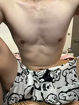 llkiki online show from April 12, 2026, 3:33 am