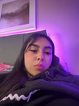 scarlett pinkk1 online show from March 17, 2026, 4:50 am