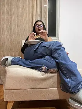 Snapshot of Violetta_pinkk1 chatting on February 14, 2026, 3:25 am Violetta pinkk1 online show from February 14, 2026, 3:25 am