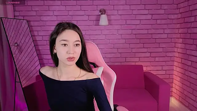 Nicole Brownie online show from March 27, 2026, 12:49 am