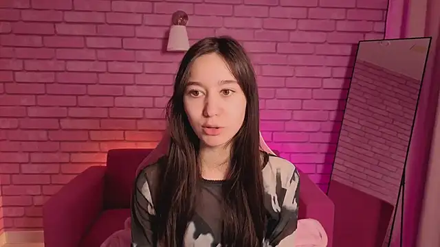 Nicole Brownie online show from May 19, 2026, 1:11 am