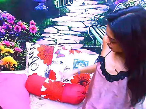 Snapshot of IndianPretty14u2Luv chatting on May 6, 2026, 6:13 pm IndianPretty14u2Luv online show from May 6, 2026, 6:13 pm