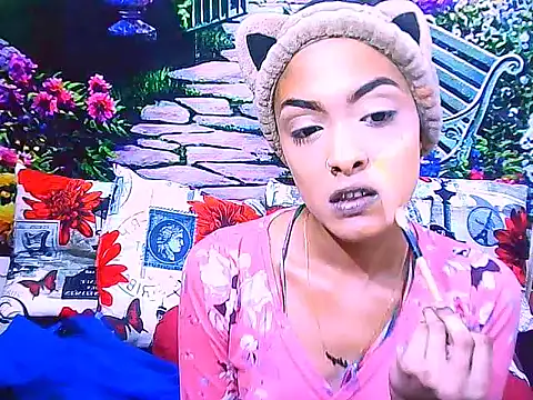Snapshot of IndianPretty14u2Luv chatting on May 25, 2026, 5:24 am IndianPretty14u2Luv online show from May 25, 2026, 5:24 am