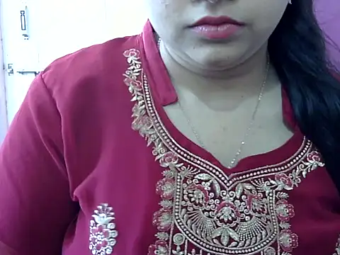 Snapshot of Cute_Aliyaa chatting on May 3, 2026, 10:10 am Cute Aliyaa online show from May 3, 2026, 10:10 am