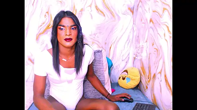 spicybarbie online show from April 20, 2026, 4:32 pm