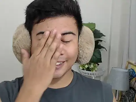 Snapshot of beraldick chatting on February 25, 2026, 10:25 am beraldick online show from February 25, 2026, 10:25 am