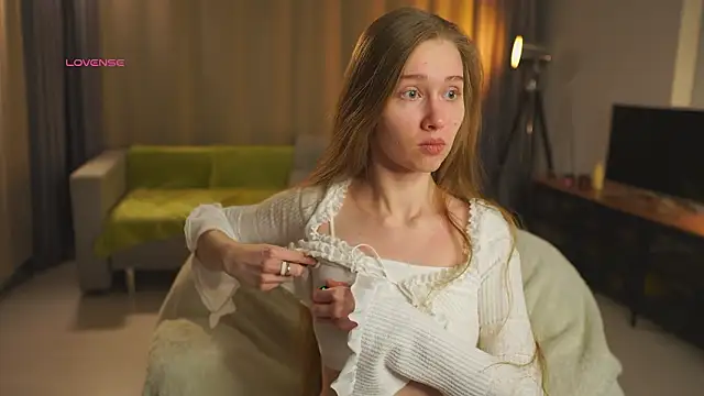 SharaNewbern online show from February 3, 2026, 2:11 pm