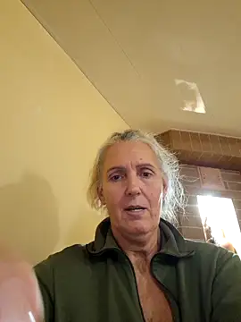 Snapshot of lukerya chatting on October 26, 2025, 4:35 pm lukerya online show from October 26, 2025, 4:35 pm