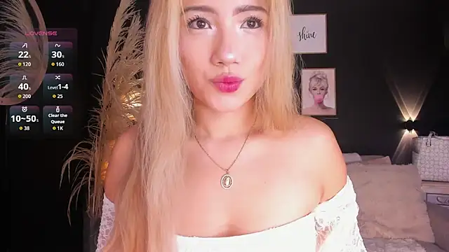 Isa cortes  online show from May 21, 2026, 1:29 pm