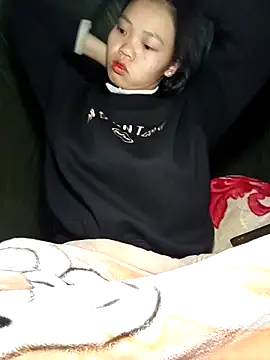 derylove  online show from February 14, 2026, 6:48 pm