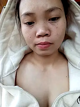 derylove  online show from February 24, 2026, 7:39 am