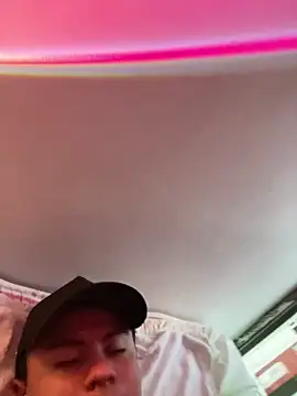 andresmahecha777 online show from March 14, 2026, 11:10 pm