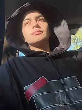 bliinkii and luka  online show from February 27, 2026, 12:49 pm