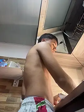 Snapshot of CreamKingg chatting on March 9, 2026, 5:17 pm CreamKingg online show from March 9, 2026, 5:17 pm