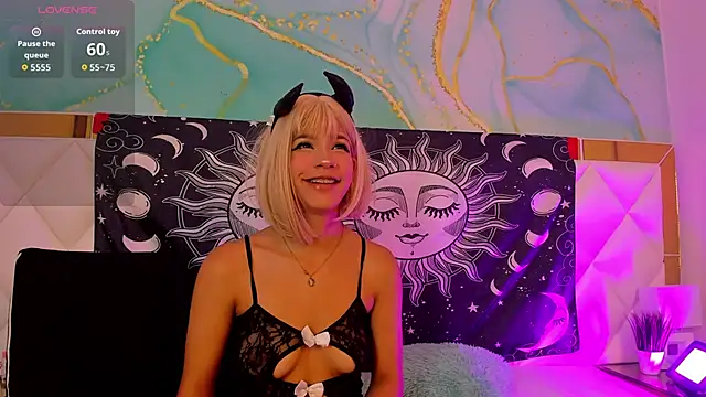 zanyx  online show from April 13, 2026, 12:32 pm