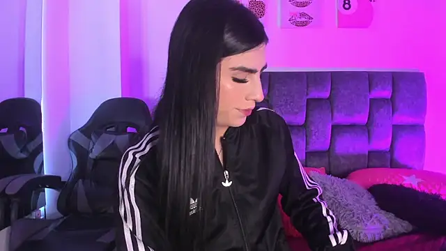 Isabella Moon9 online show from April 15, 2026, 12:12 pm