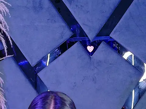 KylieWhitee online show from February 27, 2026, 12:05 pm