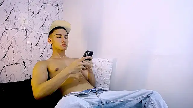 BabyAndy  online show from April 8, 2026, 12:10 am