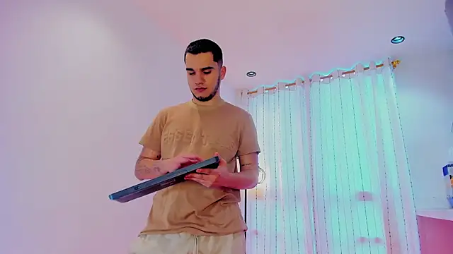 TheBatMansion online show from April 18, 2026, 10:32 pm