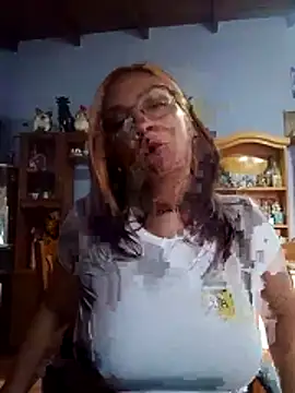 Snapshot of kuramaqueen chatting on April 4, 2026, 9:34 pm kuramaqueen online show from April 4, 2026, 9:34 pm
