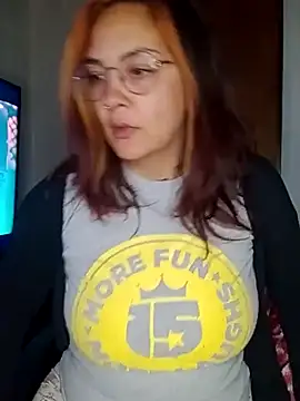 kuramaqueen online show from June 25, 2026, 3:06 am