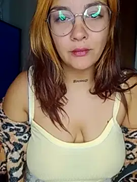 kuramaqueen online show from June 27, 2026, 1:43 am