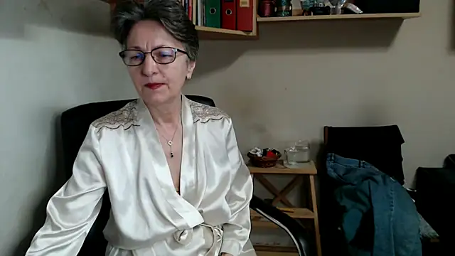 katemodel online show from November 24, 2025, 8:25 am