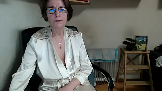 katemodel online show from May 16, 2026, 6:32 am