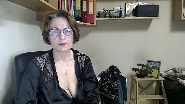 katemodel online show from June 6, 2026, 5:12 am