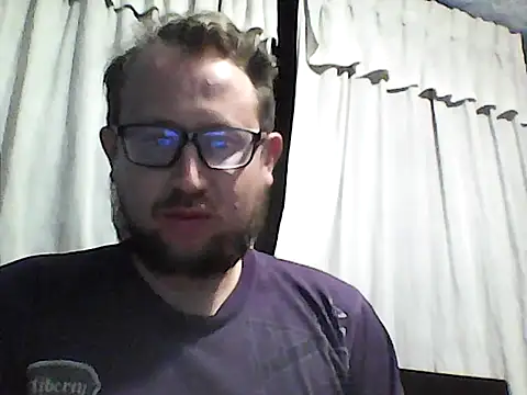 Ecuhot8976 online show from May 7, 2026, 3:45 am