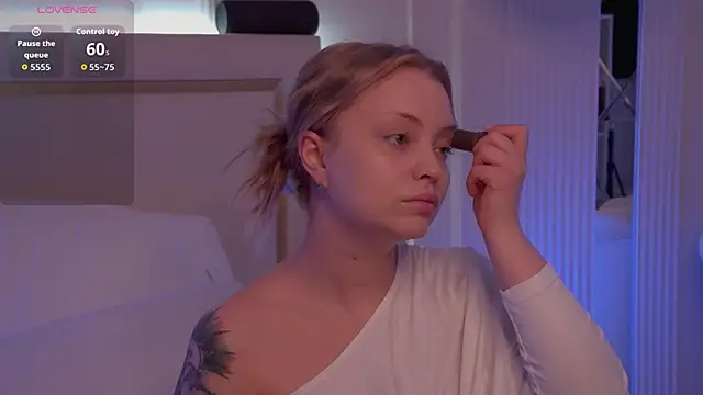 MollyHilton online show from March 23, 2026, 9:08 pm