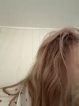 MollyHilton online show from April 20, 2026, 11:24 am