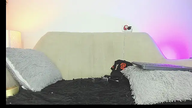 drakomilck1 online show from February 28, 2026, 6:09 pm