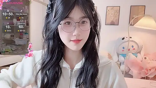 Luminous4173 online show from February 13, 2026, 8:21 am