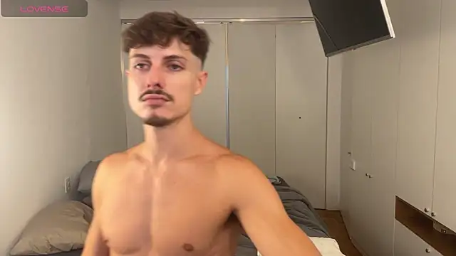 vitoraugustoxxx online show from February 26, 2026, 5:12 pm