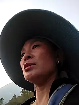 Neoone 1 online show from April 5, 2026, 10:45 am