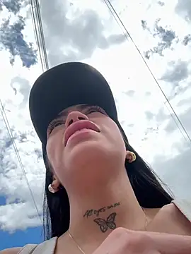 Bonny Eva online show from April 20, 2026, 5:59 pm