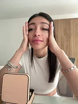 Snapshot of Bonny_Eva chatting on June 25, 2026, 2:54 pm Bonny Eva online show from June 25, 2026, 2:54 pm