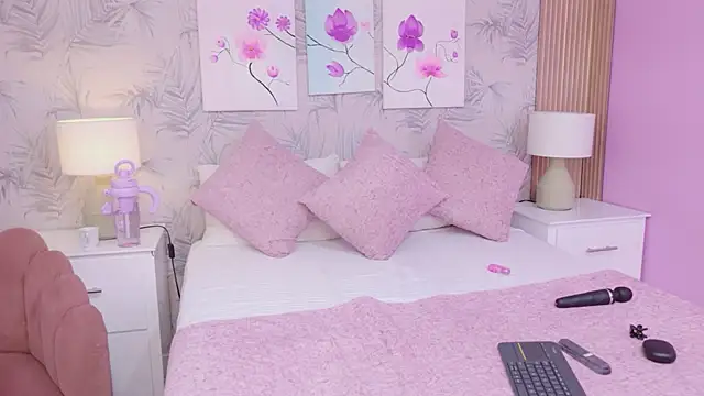 AlejandraMartinezz online show from February 5, 2026, 12:54 pm