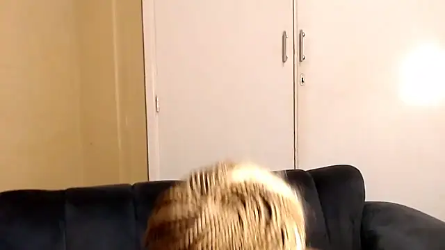 AppleAsss online show from April 20, 2026, 9:49 pm