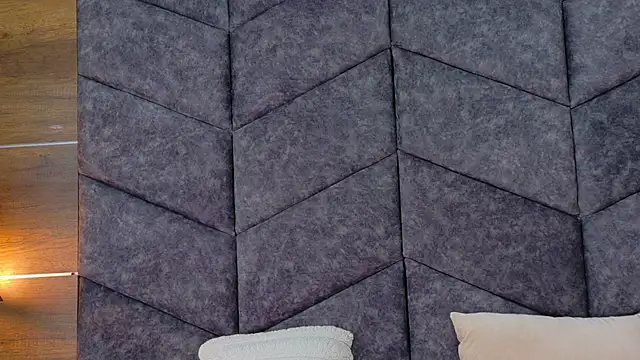 AnnieRouse   online show from April 21, 2026, 11:38 am