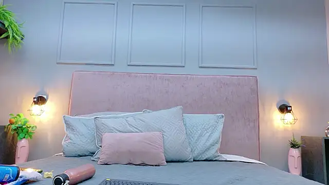 Busty Zay online show from February 17, 2026, 6:36 pm