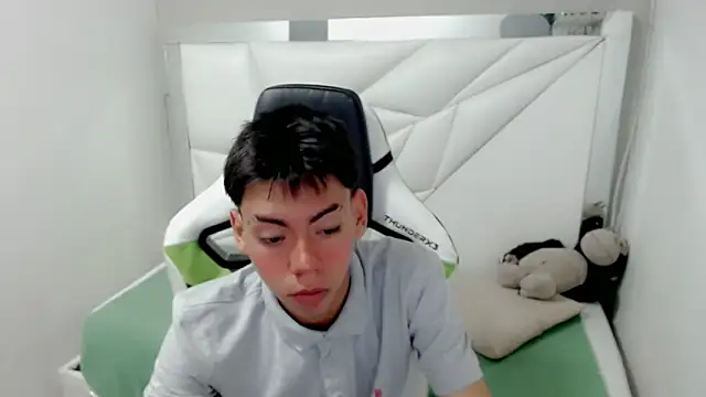 Liarr  online show from February 2, 2026, 7:56 pm