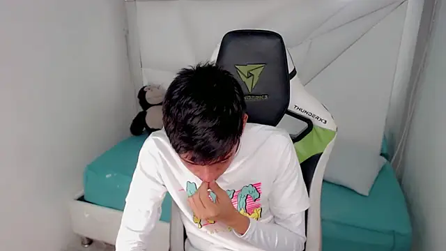 Liarr  online show from February 23, 2026, 8:06 pm