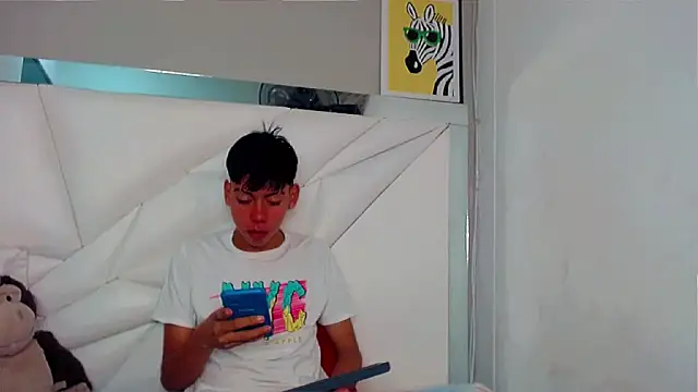 Liarr  online show from April 10, 2026, 8:13 pm